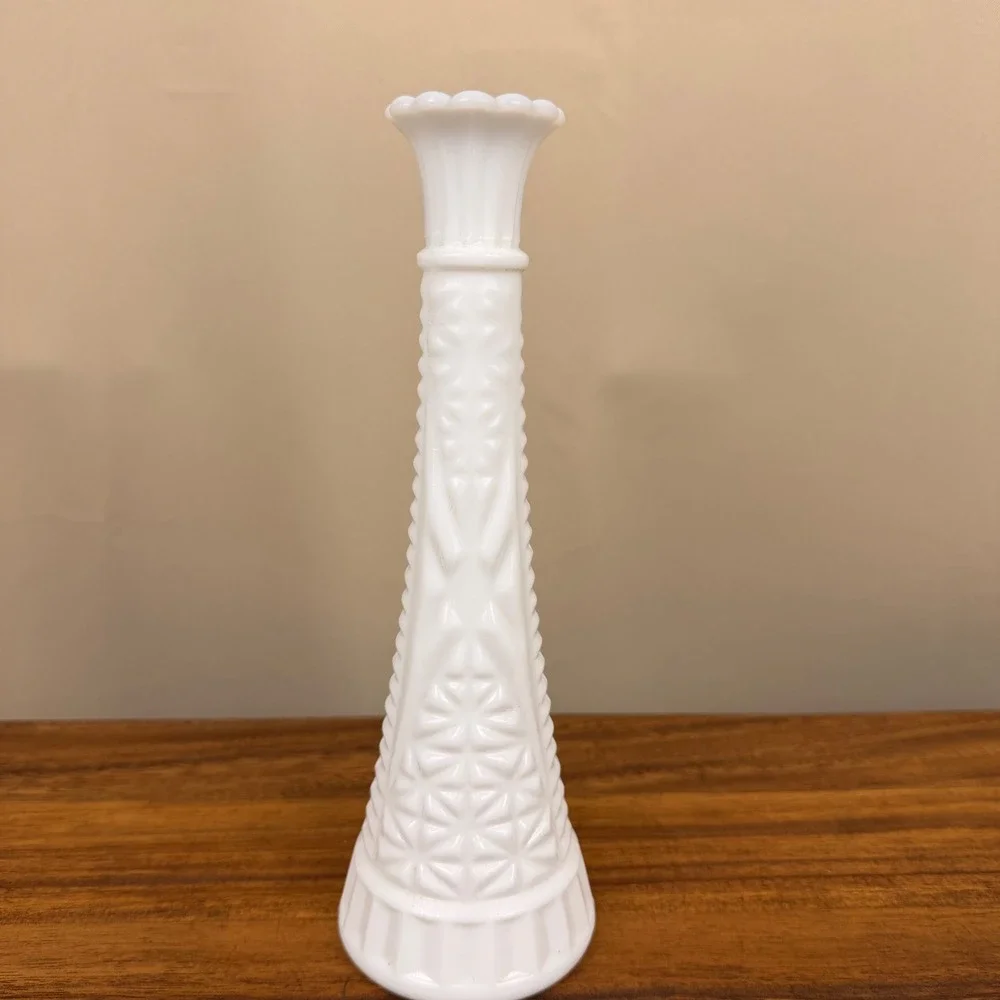 Anchor Hocking Milk Glass Bud Vase Stars and Bars White VTG 9 Inch Mid Century